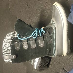Sorel Women's Joan of Arctic Knit Black and Blue Tall Boots Size 7M